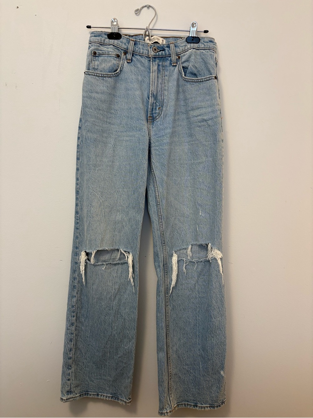 Abercrombie & Fitch Light Blue High-Rise Relaxed Jeans